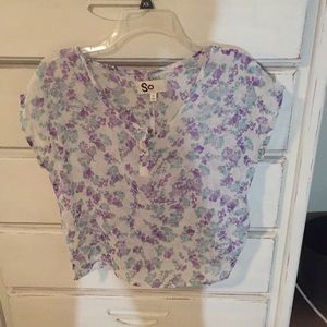 Women’s blouse size M